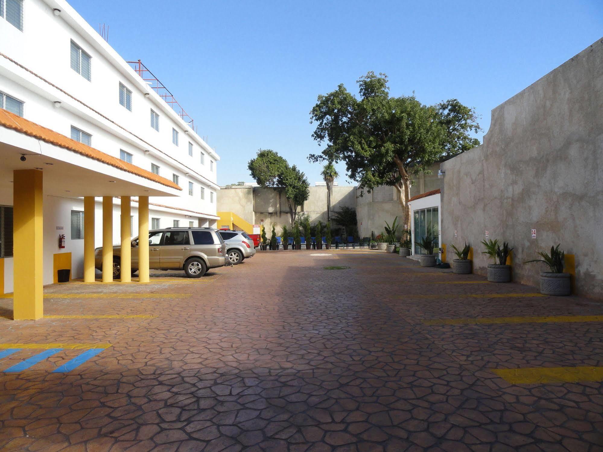 Hotel Las Dalias Inn Mérida Exterior foto